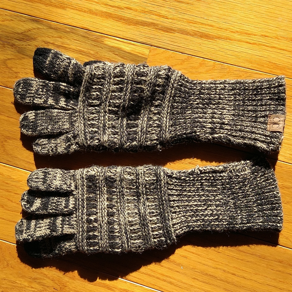 Woman's gloves